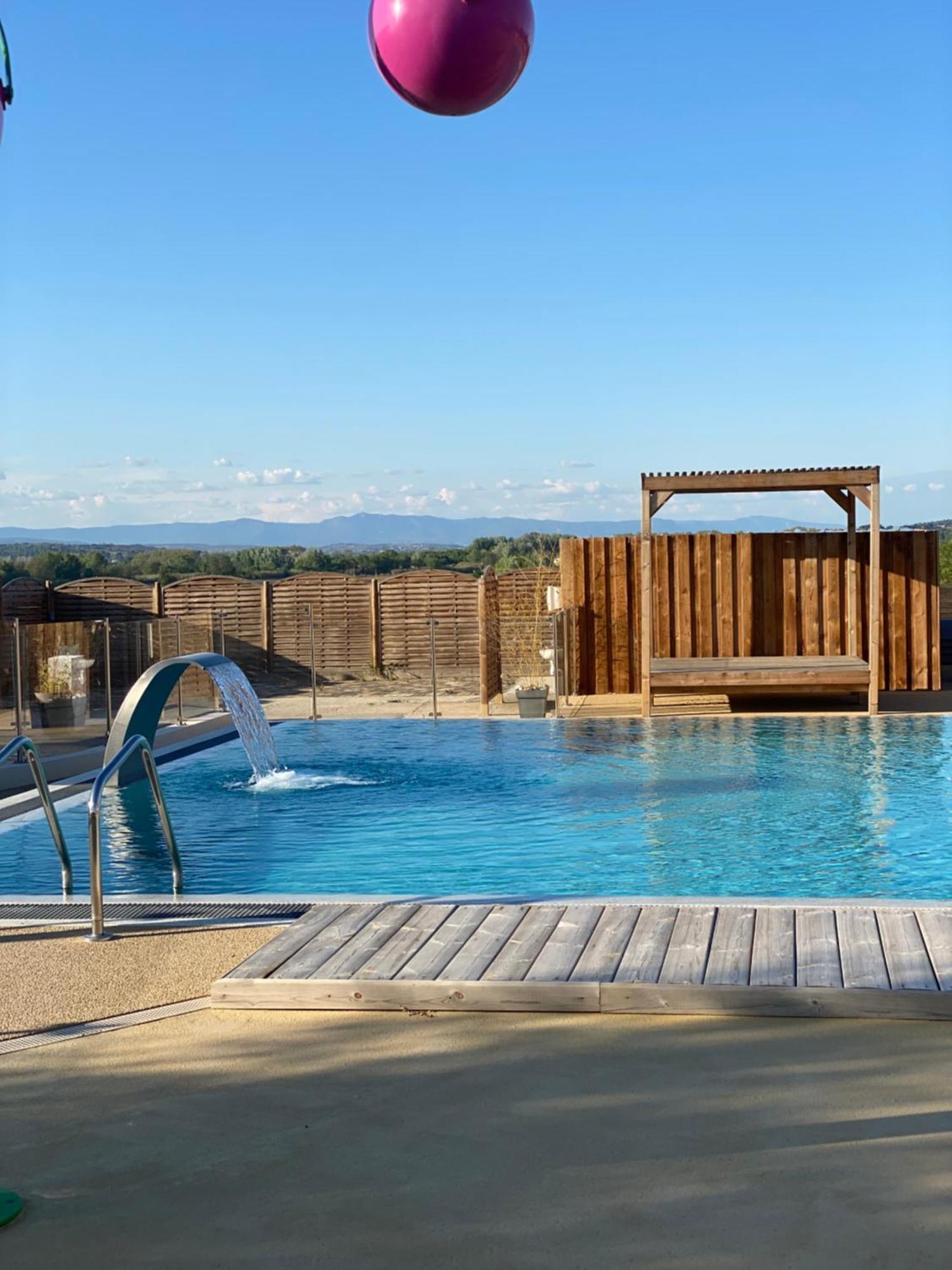 Camping Les Amandiers Castelnau-de-Guers Extérieur photo